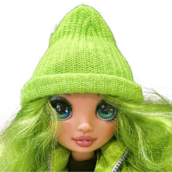 Rainbow High Series 1 Jade Hunter Green Fashion Doll with Stand and Extra Pieces - Picture 2 of 9